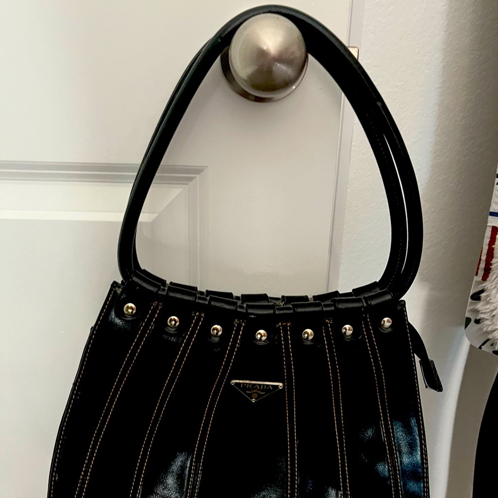 PRADA BLACK LEATHER HANDBAG
